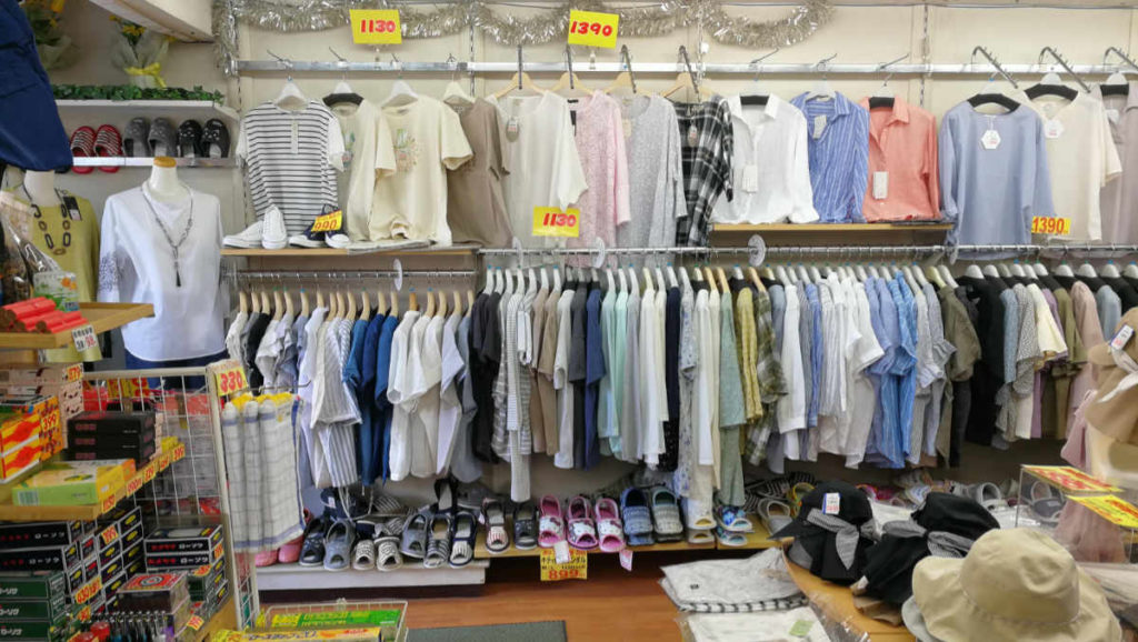 婦人カジュアル売場